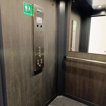 Brand New #32 Near Center With Free Street Parking *