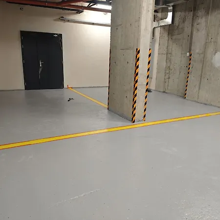 Brand New #32 Near Center With Free Street Parking פראג