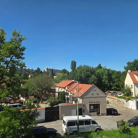 Apartment Brand New #32 Near Center With Free Street Parking Prag