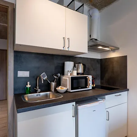 Apartment Brand New #32 Near Center With Free Street Parking Prag