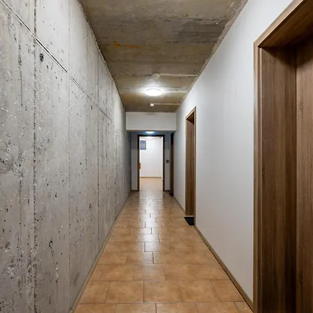 Brand New #32 Near Center With Free Street Parking Apartment Prag